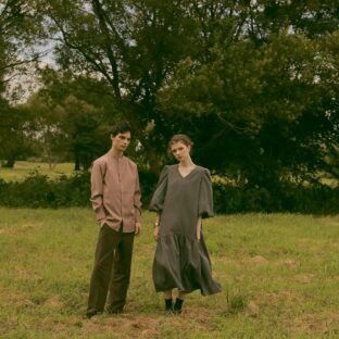 エスウールバンドカラーシャツ/エスウールパフスリーブワンピース（ペア）